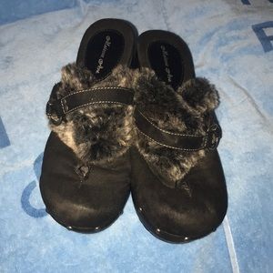 Melrose ave. Size 8 black and grey clogs